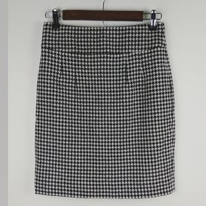 Banana Republic Wool Houndstooth Pencil Skirt
